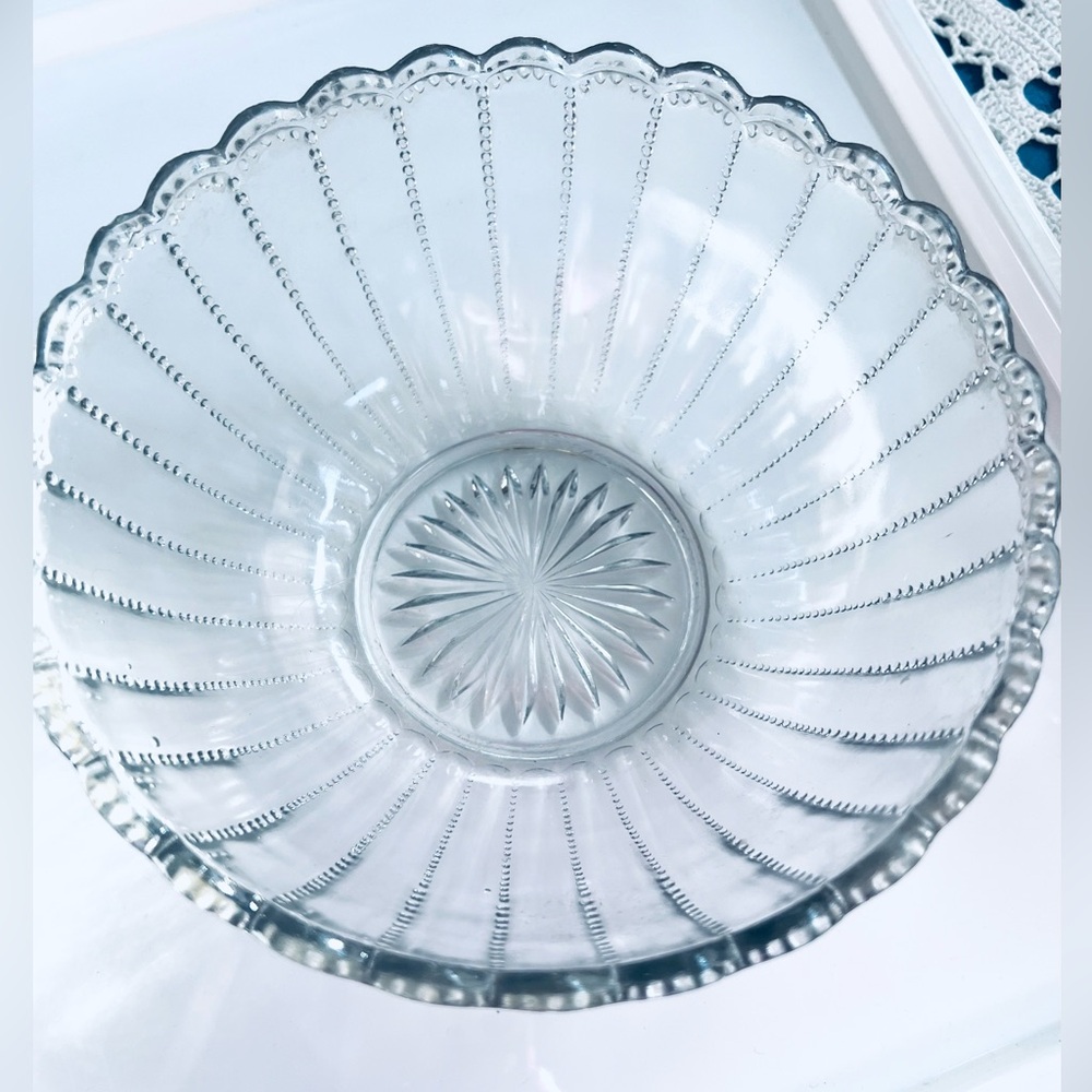 Vintage clear glass bowl, single row beaded, scalloped edge/rim